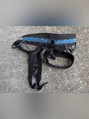 REI rock Climbing Harness Size M